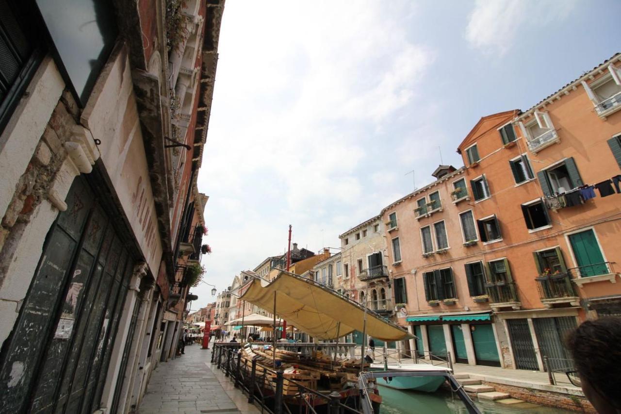 Veneziacentopercento Arsenale Apartment Bagian luar foto